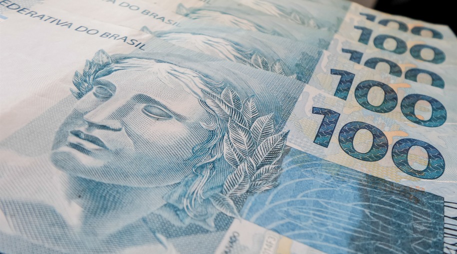 Após falas de Trump sobre guerra, mercado aposta em corte da Selic